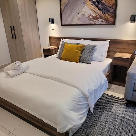 Rt Properties @ The Lennox Airport Residential Accra Extérieur photo