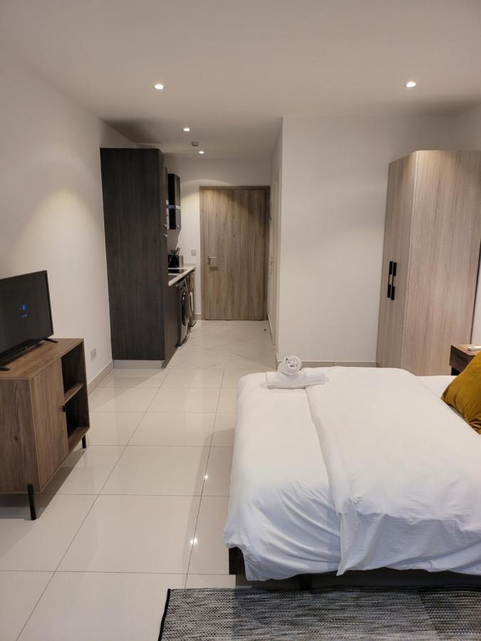 Rt Properties @ The Lennox Airport Residential Accra Extérieur photo